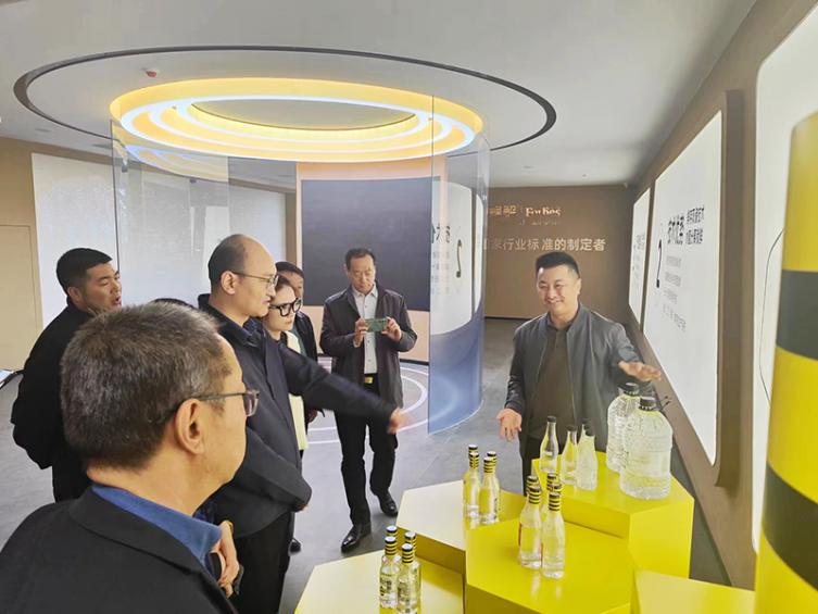 2024年赴陜西商洛國蜂蜜水產業園考察調研